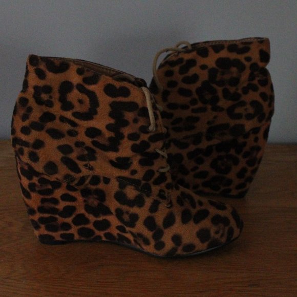 Dots Animal Print Ankle Wedge Boots - Picture 4 of 7